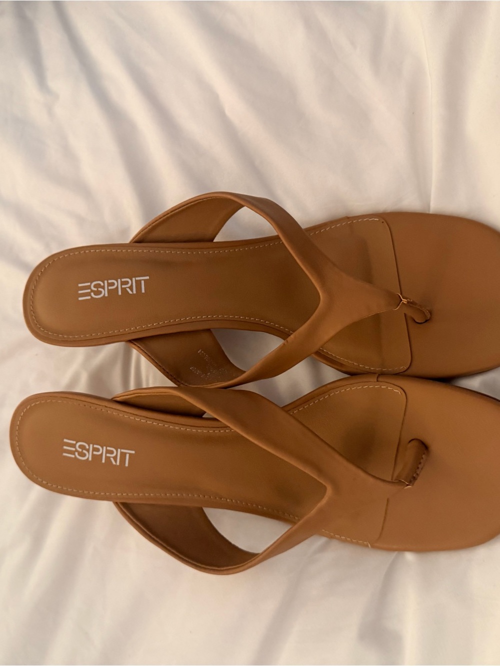 Esprit Women's Tan Leather Thong Kitten Heels. Never worn